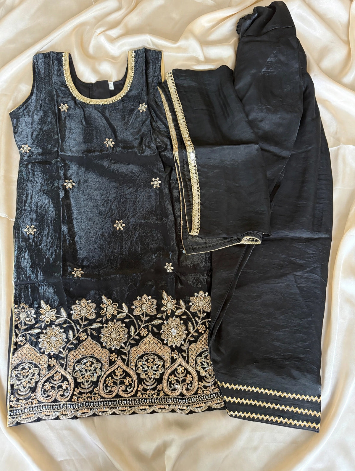 Shalwar suit